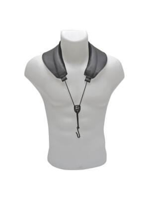 CORREIA BG SAX YOKE COM GANCHO METAL EM COURO S70M